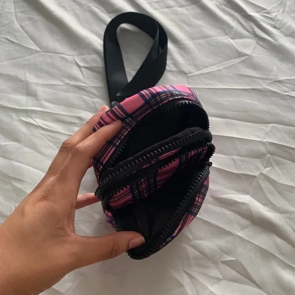 NWOT pink plaid shoulder bag or cross body bag - Picture 3 of 4